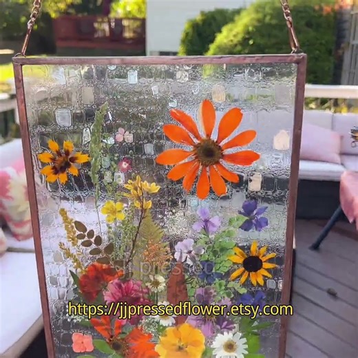 Pressed flower Window Hanger #pressedflower #Pressedflowerwindowhanger