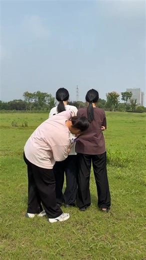 ✂️ Fix Clothes Anytime. Anywhere. No Big Machine Needed! Meet the...