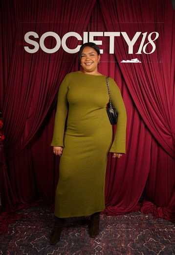 Trying to rediscover my personal style and playing with different colors and textures is part of the journey! The amount of compliments I received on this color on me has me wanting to live in green foreverrrrrrrr #curvyfashion #plussizefashion