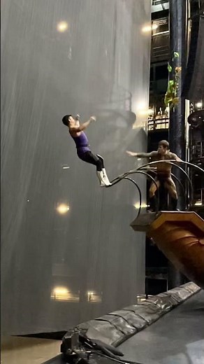 🫣 Kenny Strong does this +10x per week at #KA | Cirque du Soleil #shorts