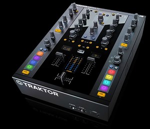 Native Instruments Traktor Kontrol Z2 Hybrid DJ Mixer
