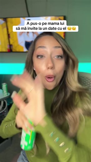 Dating-ul a ajuns atât de greu încât te cheamă mama lui la date 🤣 True story, mi s-a întâmplat pe radio 🤣🤍 Și fix de asta mi-am adus aminte de campania Sprite x Tinder ™️! Sprite chiar e wingman-ul nostru i guess??! 🤣🤍 #SpriteSpicy #Tinder @Sprite official AD
