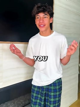 Hulk Bodybuilder Challenges King Ferran at the Gym