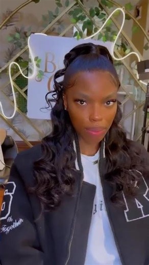 That "growing from your scalp" energy 🤫💁🏾‍♀️ Natural hairline perfection.