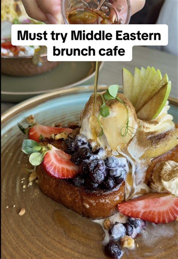 Must try Middle Eastern breakfast in Chester Hill 😍 Love this family owned cafe that does flavour packed Mediterranean dishes and generous portions! Their dishes are always so fresh and vibrant 🌿 They actually have one the best French toasts and menemen (Turkish eggs) I’ve tried in Sydney! The eggs in the menemen are soft and fluffy and the sauce is rich and flavourful 😋 What we ordered: ✨Pain Perdu (French Toast) $25 ✨Steak & Eggs $35 ✨Menemen $23 ✨Fatteh $19 📍Zaitouna Cafe 43/1 Leicester S