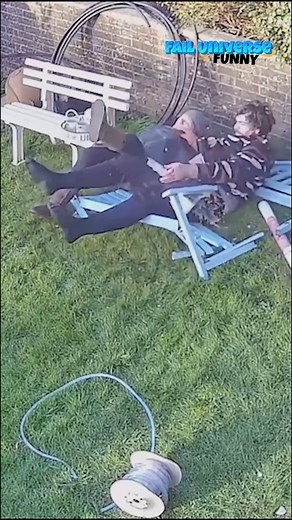 I accidentally tried to open someone else’s car. Their reaction? Priceless. | Fail Universe