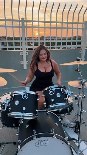 Every Little Thing She Does Is Magic - The Police @The Police Official #thepolice #everylittlethingshedoesismagic #girldrummer #drumcover #drummer