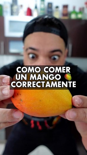 Como comer mango 🥭 CORRECTAMENTE! ☝️😲 #asmr #mango #dannyalzate #aprendeentiktok