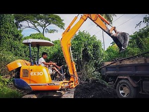 HITACHI EX 30 Mini Excavator Working