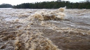 235K views · 2.2K reactions | MAJOR flooding in the Pioneer River upstream of Mackay right now! Rainfall totals of over 1000mm (1 metre) have been recorded west of Mackay during the past 48 hours! Note: Not for broadcast without permission. For licensing, please contact Severe Weather Australia www.severeweather.com.au | Mackay Weather Chasers | Facebook