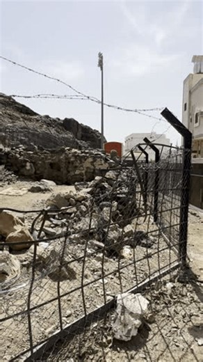 clip-4012334063-ancient-ruins-masjid-al-fasah-al-faseh-mount-uhud