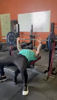 Band positioning! (Bench press config on Rogue comp bench) Please make sure you are using the bands in the correct manner for the exercise you are doing. Bands are a great tool that offer lots of versatility, but misuse can lead to injury and damage to the equipment as well. Training sessions available if you are looking to learn more about how to include bands into your fitness routine! #findlaybarbell #FBB #strengthcoach #strengthtraining #gyms #findlay #ohio #powerlifting #bodybuilding #24hou