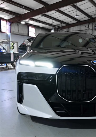 Going above and beyond isn’t the exception at Elite Customs. It’s the standard. ✨ This BMW 7 Series now carries the signature glow it deserves with the classic illuminated kidney grille and fully customized illuminated BMW emblems in the front and rear. #bmw #7series #cars #elitecustoms #custom