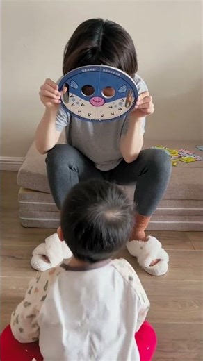 This Mask Peekaboo Book Keeps Babies Entertained Without Screens! #momlife #baby
