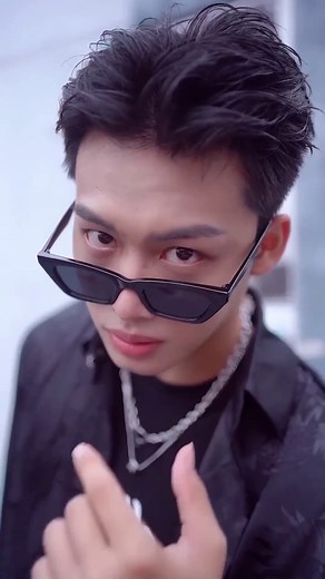 168K views · 4.4K reactions | It is also fatal for men to be refined.#tiktok#makeup | Lan Street Make Up | Facebook