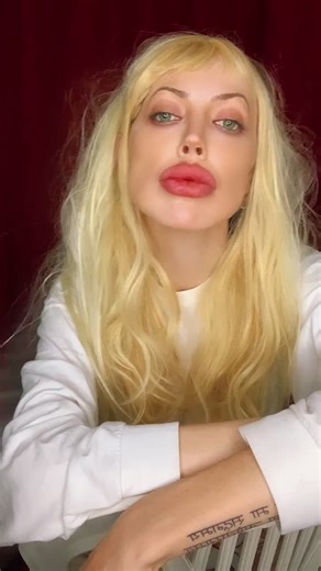 Lisa Rowe Lookalike in Girl, Interrupted Movie | Actress 90s