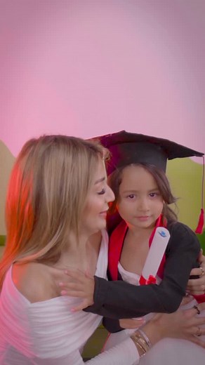 KHAWLA GHARRAFI CHERKAOUI on Instagram: "Felicitations Ma Petite Fille 🎓 27/06/2025 Bonne Vacance🏝️ Photographe @ayoub_benamarrr"