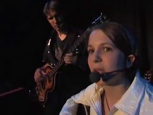 Knocking On Heaven's Door - MonaLisa Twins (Bob Dylan Cover) 2007