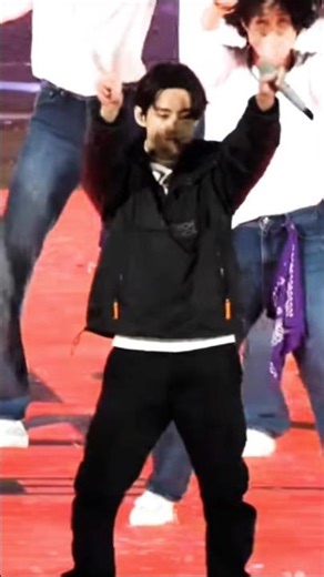 taehyung dancing 😍 Oo Na Na #bts​ #shorts​ #kimtaehyung​ #kimashi​ #taehyung​