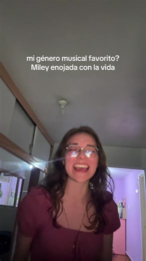 Miley Cyrus: Enojada Con La Vida en 'Angels Like You'