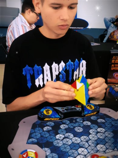 Guía completa del Pyraminx: Solución y consejos