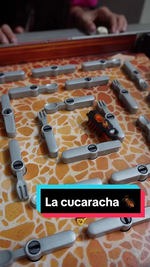 Diviértete con La Cucaracha: Juego de Mesa y Guadalajara