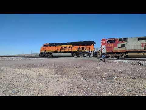 WB BNSF Domestic Intermodal/Port Stack Train Feat Bonnet At Nebo CA! #bigbossrailfanner