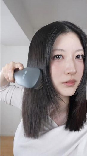 I found an amazing brush that gives you salon-quality hair every day!