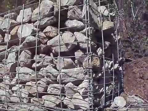 BUILDING THE WALL ( gabion baskets 2016 )