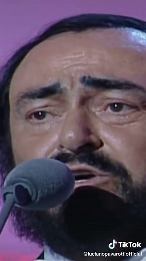Two musical icons. Pavarotti and Tracy Chapman performing Baby Can I Hold You Tonight. 🌹 #Pavarotti #LucianoPavarotti #TracyChapman #OperaTok