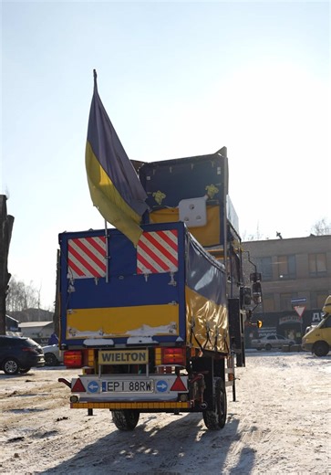 Today I was hired to help remove old furniture during an apartment renovation. If this story matters to you, SUPPORT the project on GoFundMe-https://gofund.me/508915c6d #kryvyirih #рикшакривийріг #truck #рикша #cars