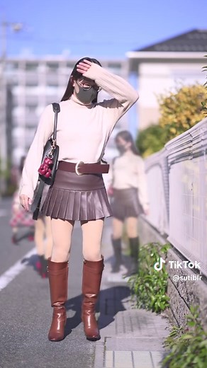 茶色フェイクレザープリーツスカートのコーデです #ファッション #コーデ #fashion #longhair #地毛 #ロングブーツ #longboots #ショートブーツ #shortboots #ミニスカート #miniskirt