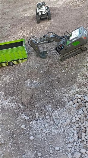 rc excavator turun padang pasir#shorts #automobile #excavator #toys