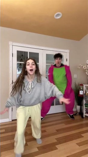 BARNEY REMIX DANCE! 🤣