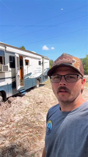 Crushin Florida on Instagram: "I bet you didn’t see the end coming🤘 #blasthouse #rv #sportsman motorhome vortec8100 trainedprofessionals closedcourse"