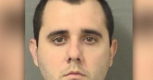 Trump tells Americans to wear a mask