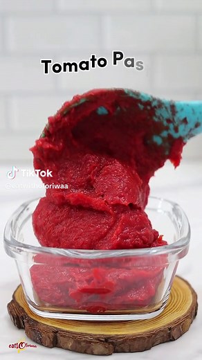 Easy Homemade Tomato Paste Recipe with Fresh Tomatoes