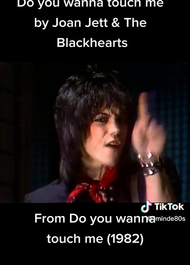 One minute of Joan Jett and The Blackhearts with Do you wanna touch me from the single Do you wanna touch me (1982) #rock80s #années80 #nostalgie #star80 #generation80 #80smusic #tubes80 #80skid #enfantdesannées80 ##rockus80s
