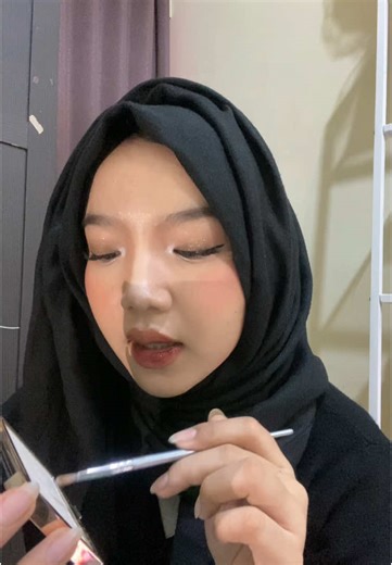 Hojo Highlighter: Transform Your Makeup Look