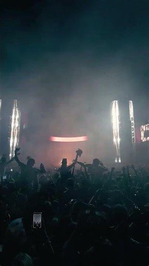 Paradise. #djheartstring #festival #dj #electronicmusic #rave