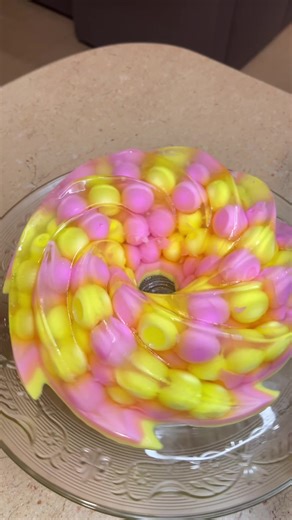 How to Make a Vintage Barbie Jelly Cake