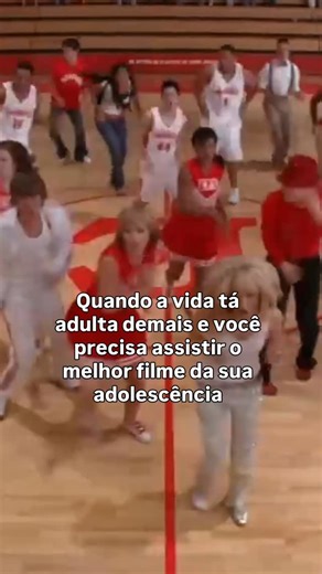 ps.clube on Instagram: "há 20 anos atrás no dia 20 de janeiro foi lançado “high school musical” no disney channel e até hoje continua sendo o puro suco dos anos 2000. nesse dia vidas foram mudadas e o resto é história ❤️✨ qual seu time??? #hsm #culturapop #disney #highshcoolmusical"