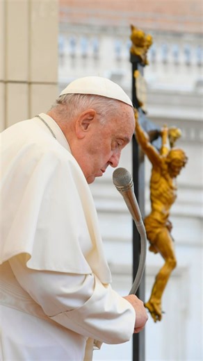 At the weekly General Audience, Pope Francis read aloud a letter sent to him by a Ukrainian student to mark the 1,000th day of the war in the country. “When you speak of our thousand days of suffering,” the student urges, “speak of our thousand days of love, too.” | Vatican News