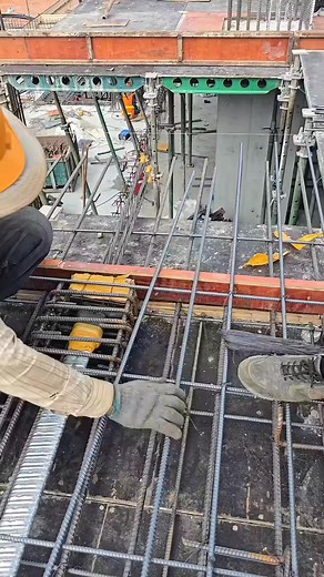 On progres cor 🔥 #work #drilling #rig #tripping #beton #floorman #building #rigging #monetesasi #bangunan #konstruksi #job #contruction #konstruksi #rebar | Maryono