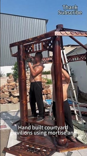 Use mortise and tenon joints and modern methods to build a courtyard pavilion by hand