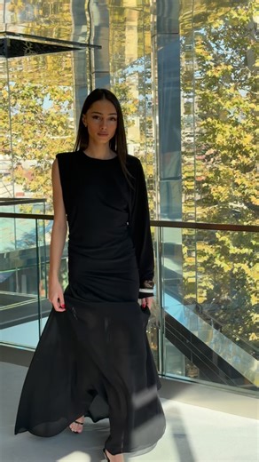 Soft sparkles on deep black🖤 | Matters