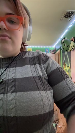 I am not Deaf!! I've been taking sign language for 5 years and love the language, this is just silly for fun #asl #aslcover #silly #sign #nbc