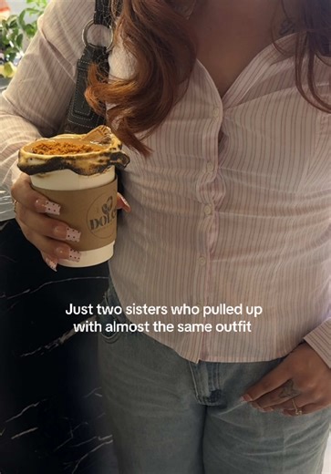 Accidentally Matching Outfits on Sister Date