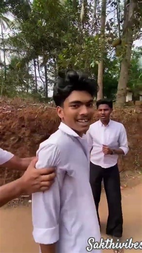 Eating Neem Leaves Gone Wrong 🤣| Insta Id : oxxviyogzz | #student #reaction #eating #challenge