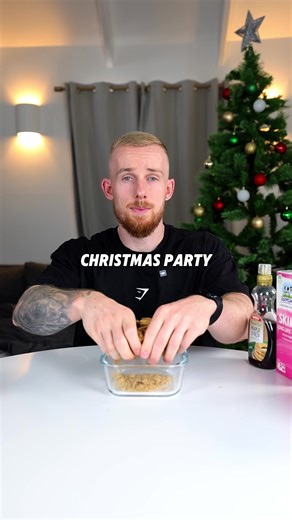 How to eat before your Christmas parties to avoid losing any progress 👌 The example meals are 👇 🫐 Simple Overnight Weet-Bix . 3 Weet-Bix (crush and add to container) . 180g Fat Free Greek Yoghurt . 15g Whey protein (mix into the greek yog) . 120ml Skim milk (pour over the dry weet-bix) . 100g Mixed berries (for the topping) . Optional (dash of cinnamon & sugar-free maple syrup if you like it sweet) 📊 39g Protein- 390 Calories 🥗 Chicken Salad . 150g Chicken breast (raw weight) . 100g Lettuce